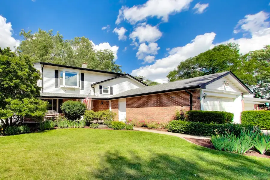 8 Charles Court, Buffalo Grove, IL 60089 - #2