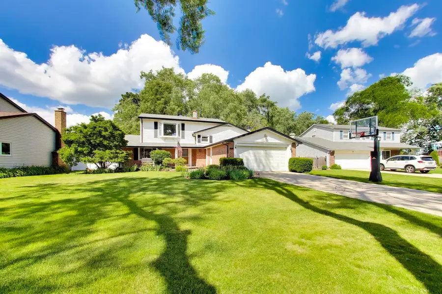 8 Charles Court, Buffalo Grove, IL 60089 - #3