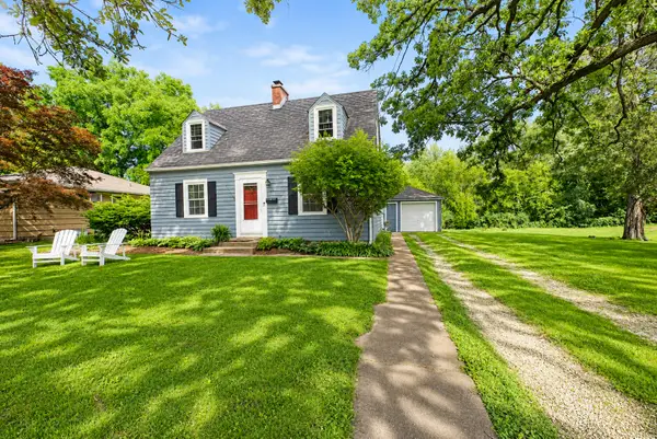 105 S Seymour Avenue, Grayslake, IL 60030