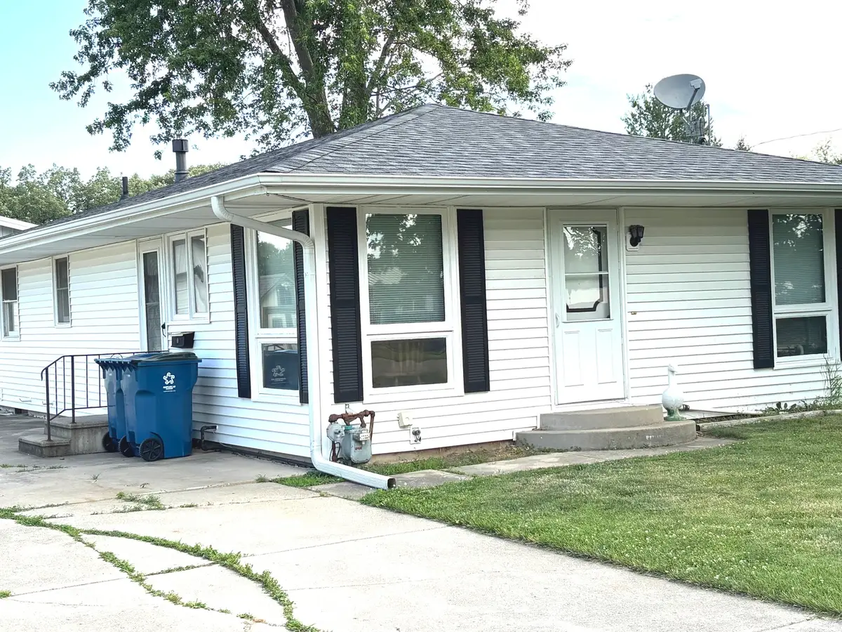 312 Water Street, Earlville, IL 60518 - #1