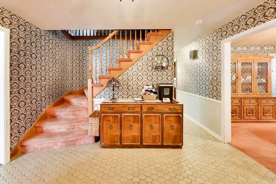 1014 E Crabtree Drive, Arlington Heights, IL 60004 - #2