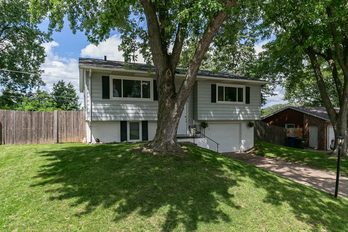 2912 E 35th Street, Davenport, IA 52807 - #1
