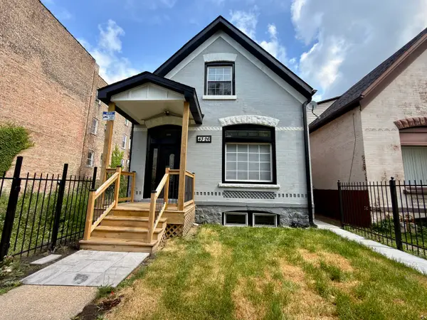 4326 W Washington Boulevard, Chicago, IL 60624