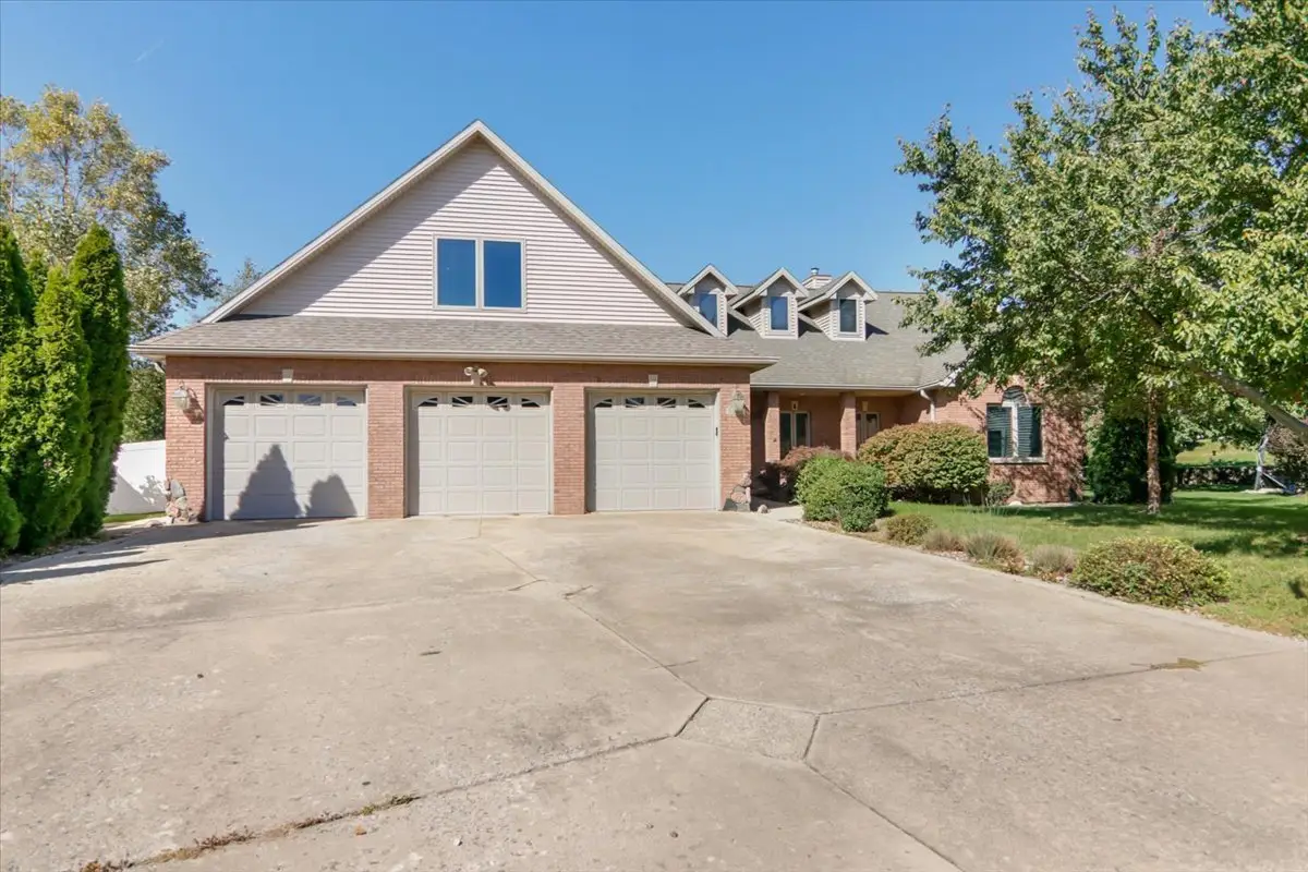 3002 Neaves Drive, Bloomington, IL 61704 - #1
