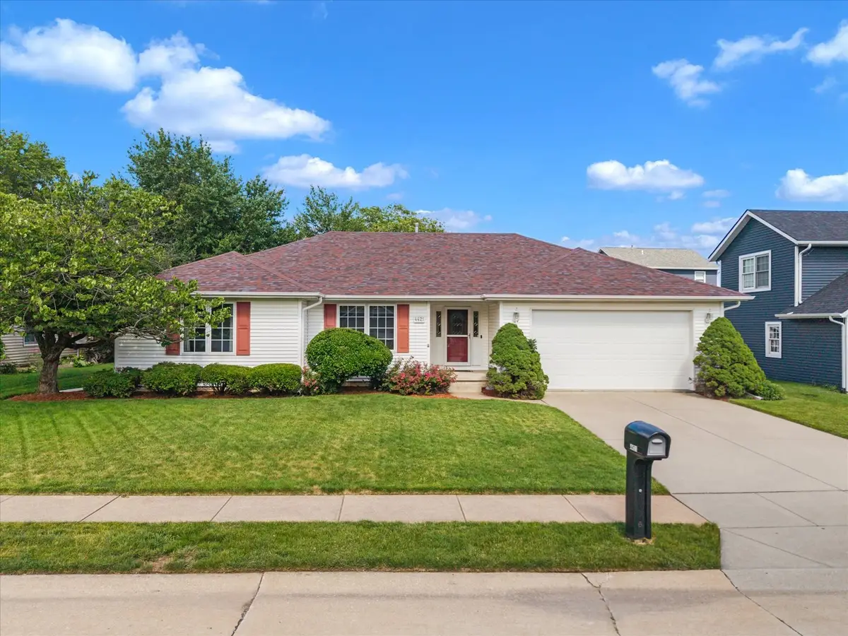 4421 Oak Street, Davenport, IA 52806 - #1