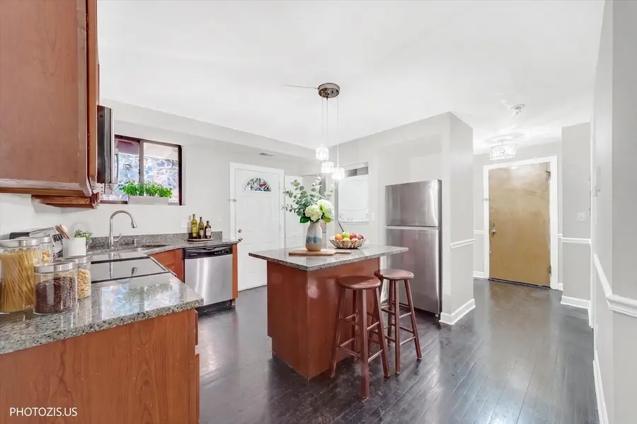 6254 N Bell Avenue #T, Chicago, IL 60659 - #2