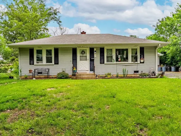 405 N Iowa Avenue, Villa Park, IL 60181