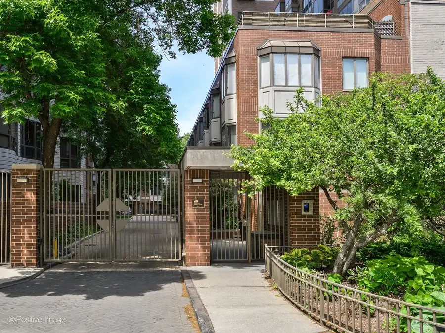 1740 N Clark Street #1724, Chicago, IL 60614 - #3