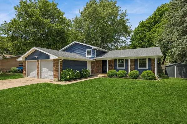 60 New Castle Court, Crystal Lake, IL 60014