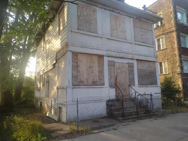 7909 S Essex Avenue, Chicago, IL 60617