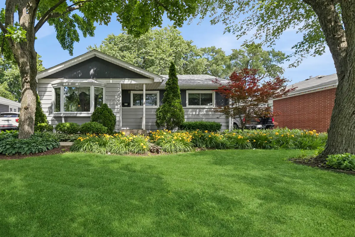 215 Brice Avenue, Mundelein, IL 60060 - #1