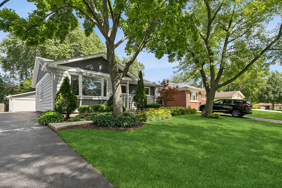215 Brice Avenue, Mundelein, IL 60060 - #2