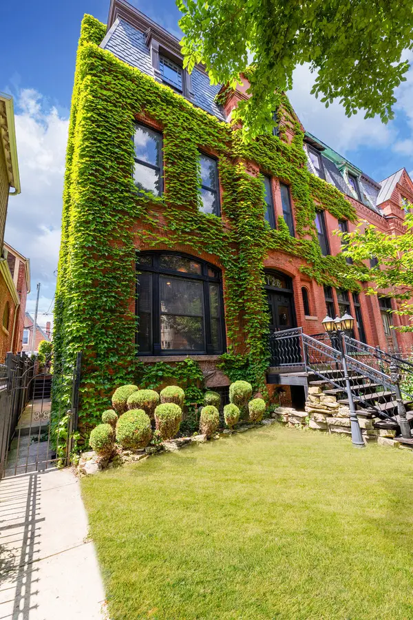 4126 S Lake Park Avenue, Chicago, IL 60653