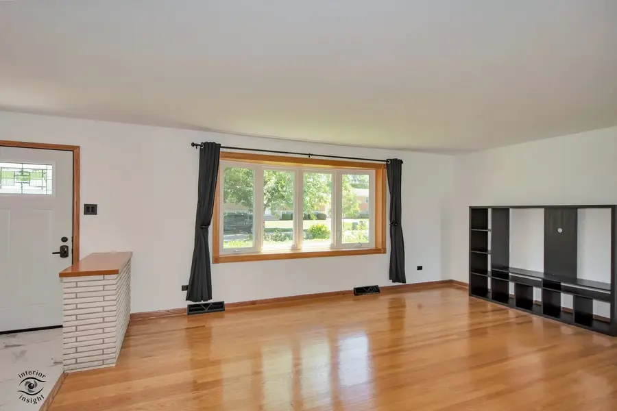 619 Kungs Way, Joliet, IL 60435 - #3
