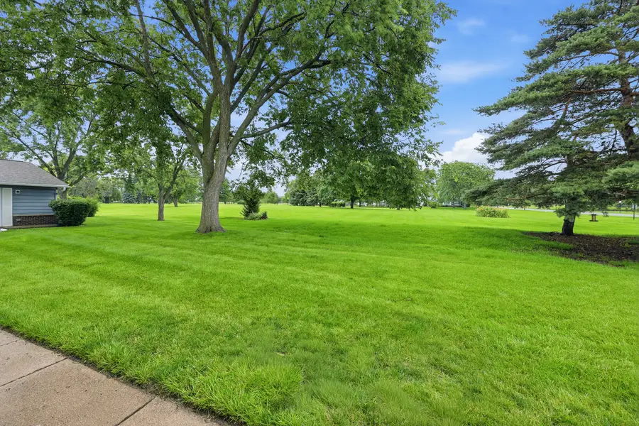 752 Gloucester Drive, Elk Grove Village, IL 60007 - #3