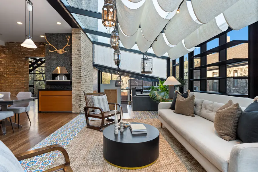 1652 N Leavitt Street, Chicago, IL 60647 - #3