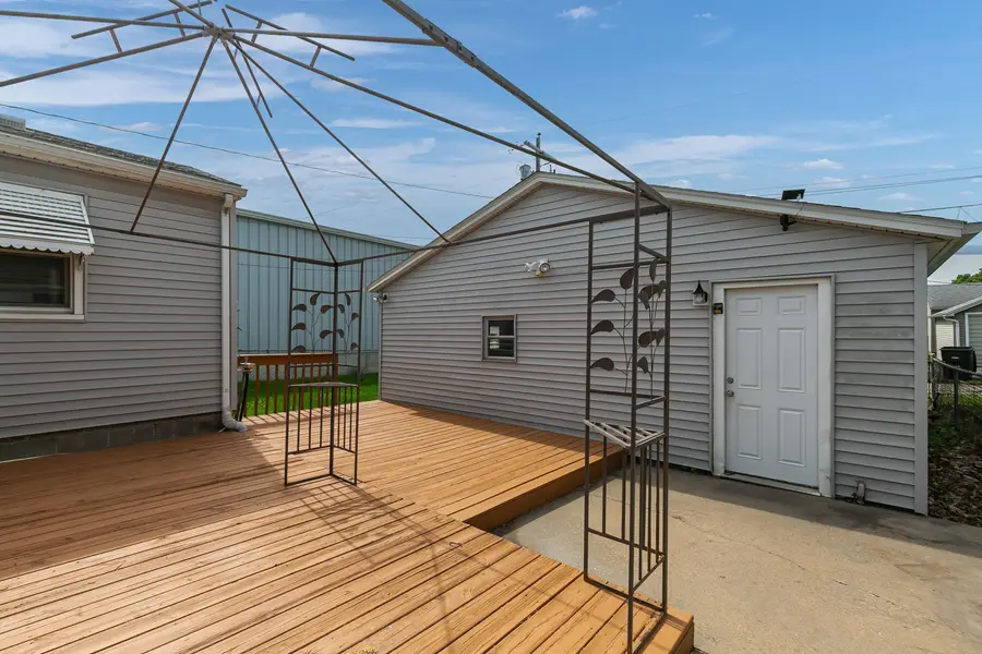 948 42nd Avenue, Rock Island, IL 61201 - #3