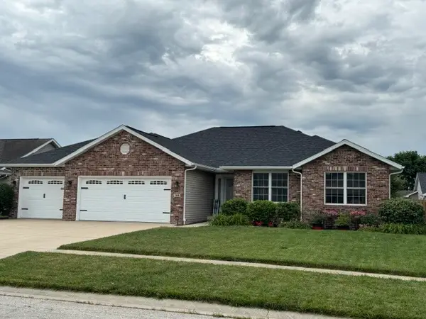 318 Piazza Lane, Chatham, IL 62629
