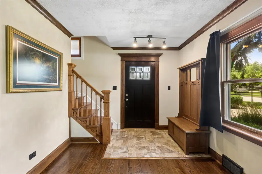 207 N Main Street, Mount Prospect, IL 60056 - #2