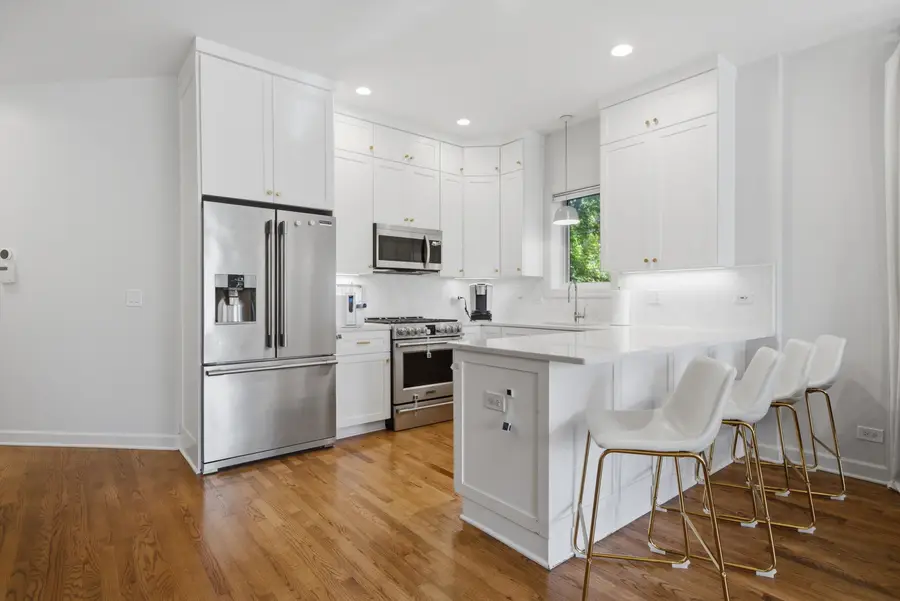 1109 W Cornelia Avenue #1W, Chicago, IL 60657 - #3