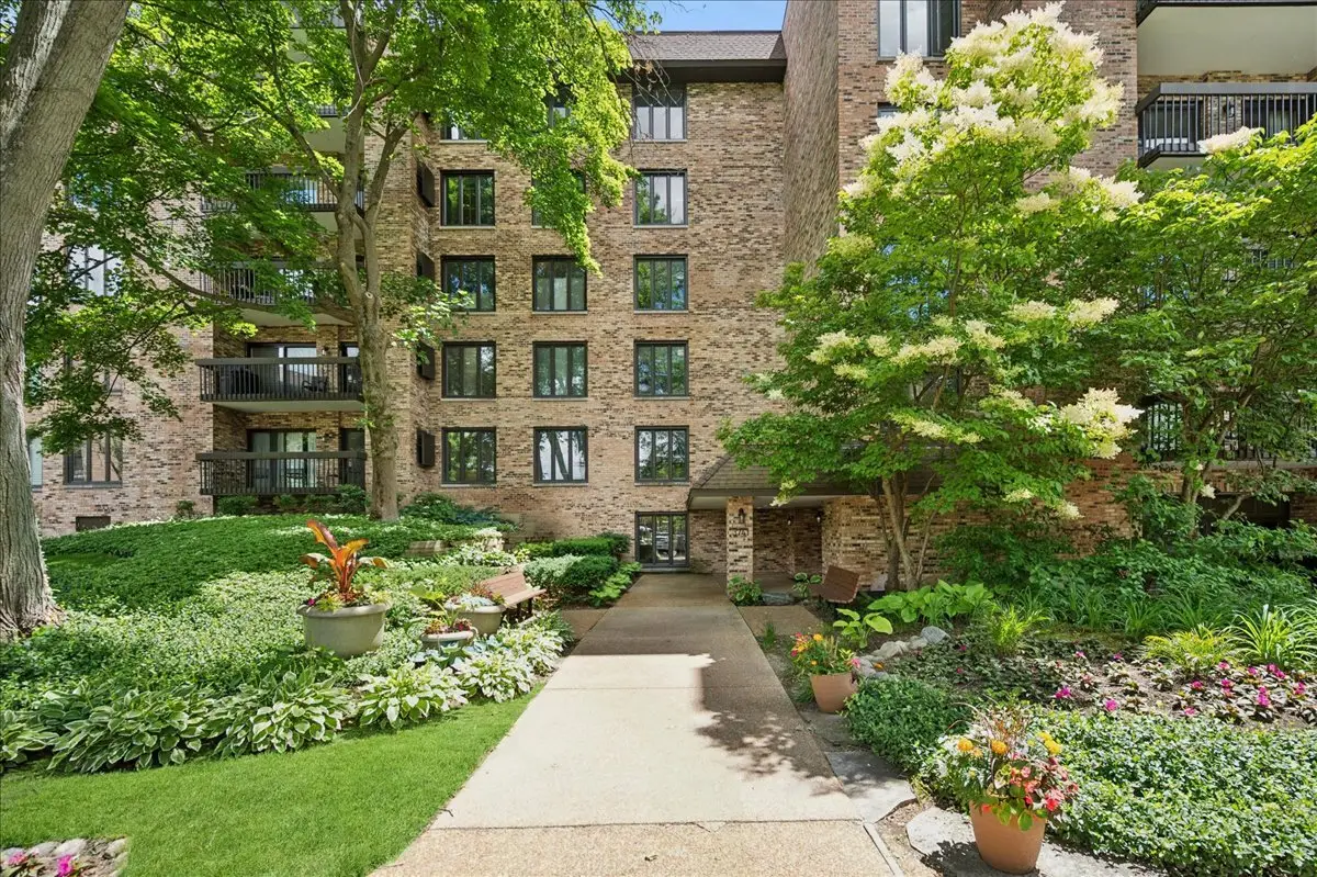 3741 Mission Hills Road #201, Northbrook, IL 60062 - #1