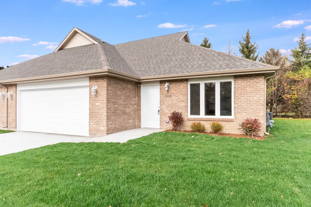 5520 Hearthside Drive, Bourbonnais, IL 60914 - #1