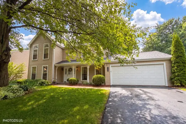 2205 Riverlea Circle, Naperville, IL 60565