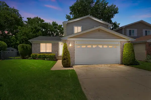 5 Oriole Court, Woodridge, IL 60517