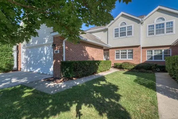 8593 Sandalwood Drive, Darien, IL 60561