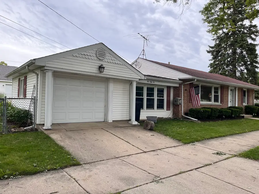 556 Crestwood Drive, Des Plaines, IL 60016 - #2