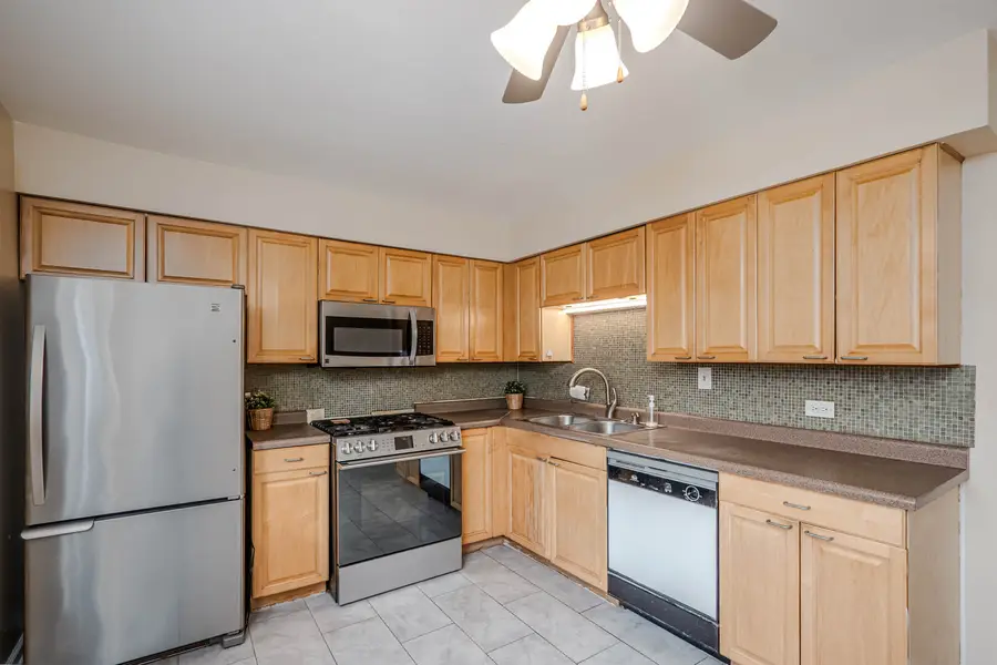 685 E Fullerton Avenue #201, Glendale Heights, IL 60139 - #2
