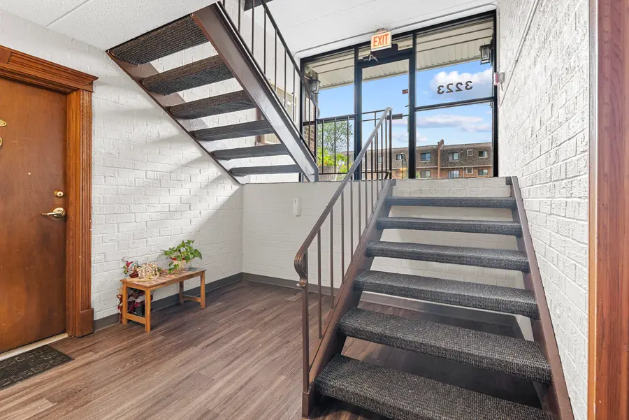 3223 W Parkway Drive #1G, Northbrook, IL 60062 - #2