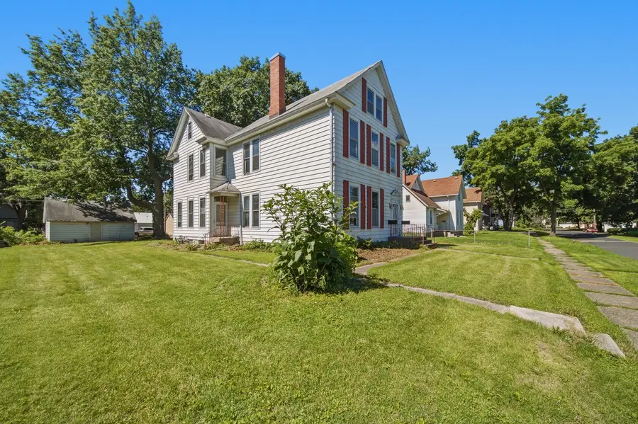 1121 W 14th Street, Davenport, IA 52804 - #2