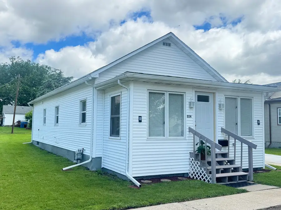 224 W 2nd Place, Spring Valley, IL 61362 - #3