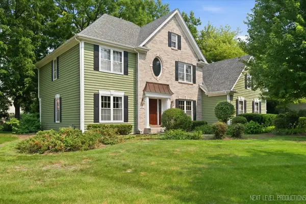 1002 Stonehedge Road, St. Charles, IL 60174