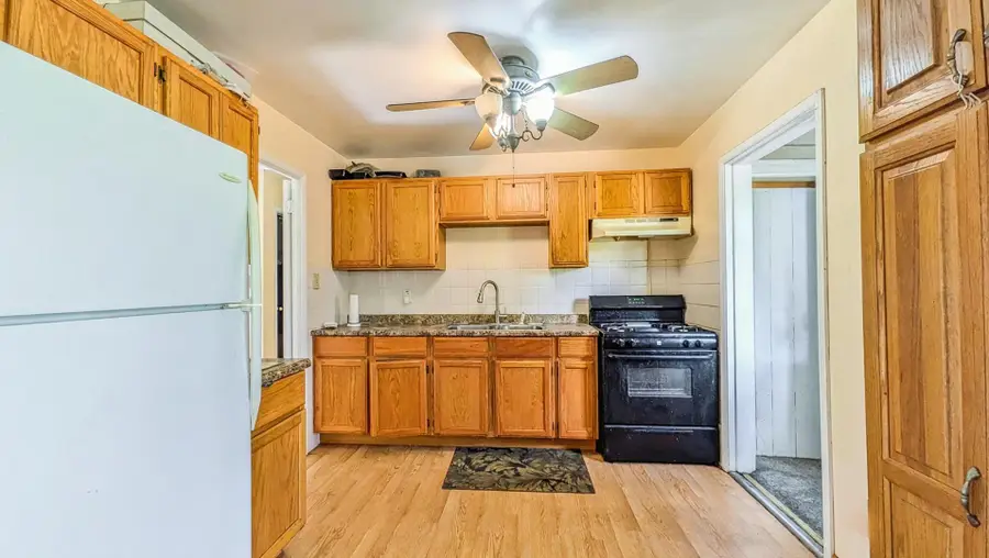 418 Arnold Avenue, Romeoville, IL 60446 - #3