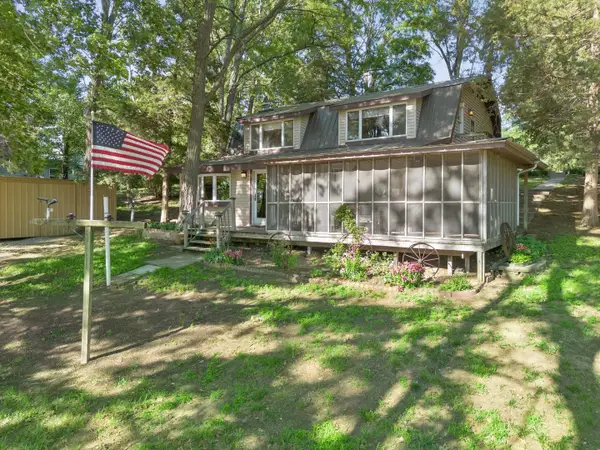 860 42nd Street, New Boston, IL 61272