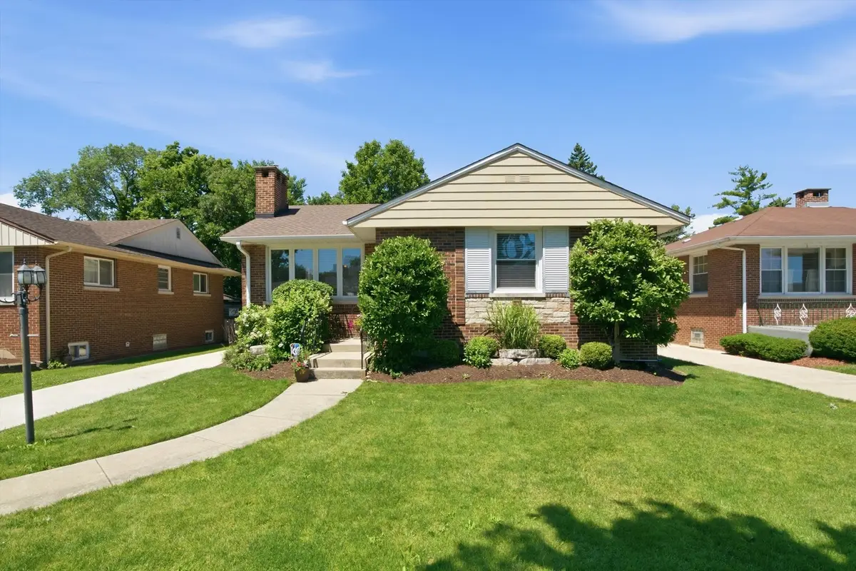 2232 Hawthorne Avenue, Westchester, IL 60154 - #1