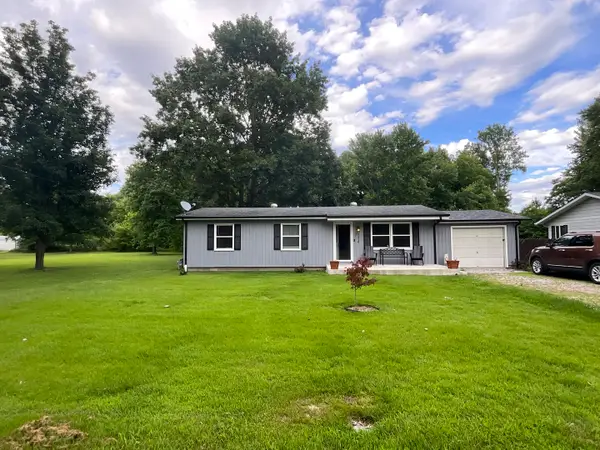 310 S Wood Street, Odin, IL 62870