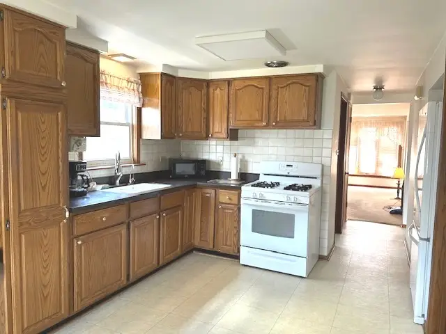 Address Withheld By Seller, Burbank, IL 60459 - #3