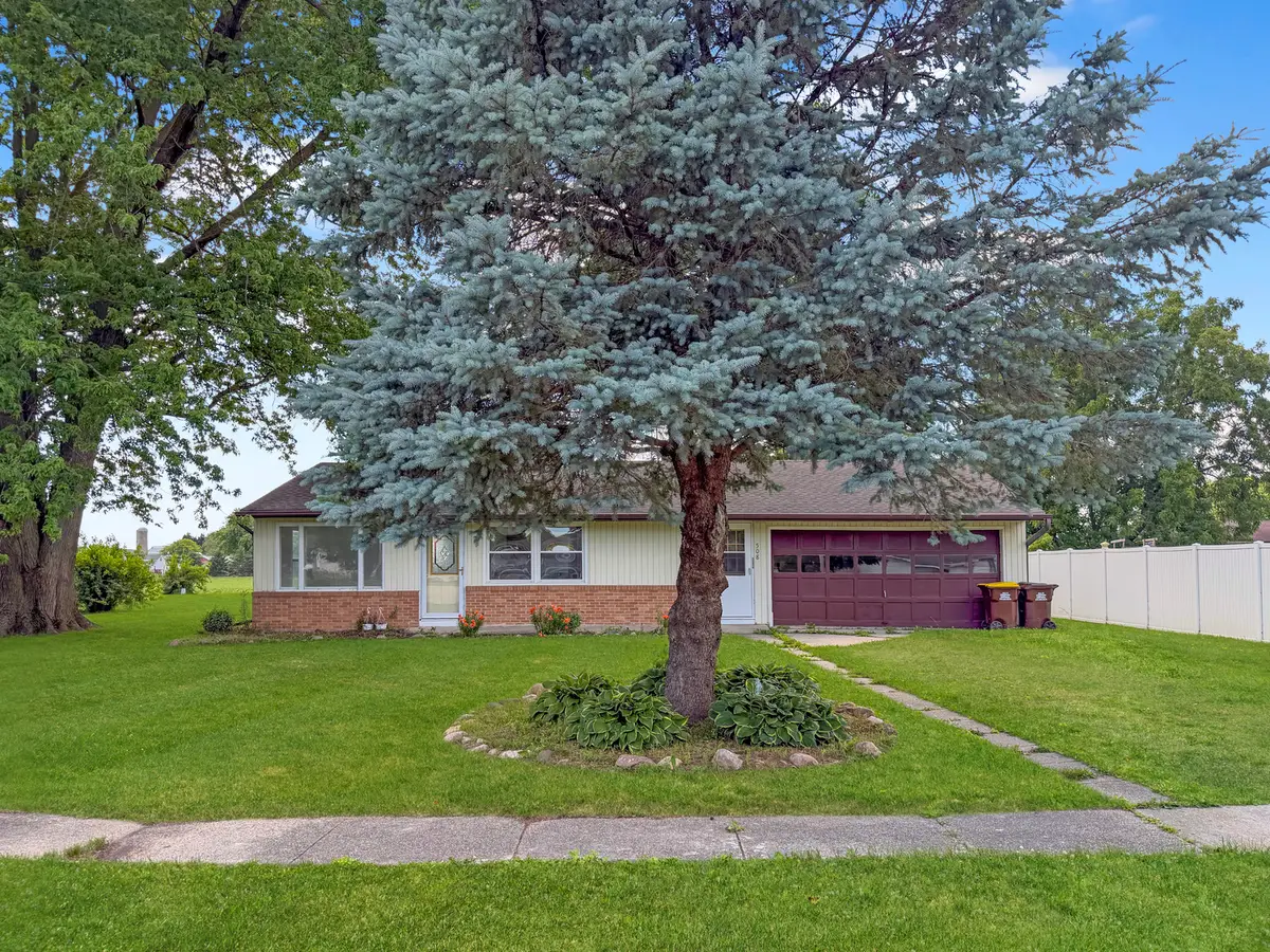 508 N 1st Street, Pearl City, IL 61062 - #1