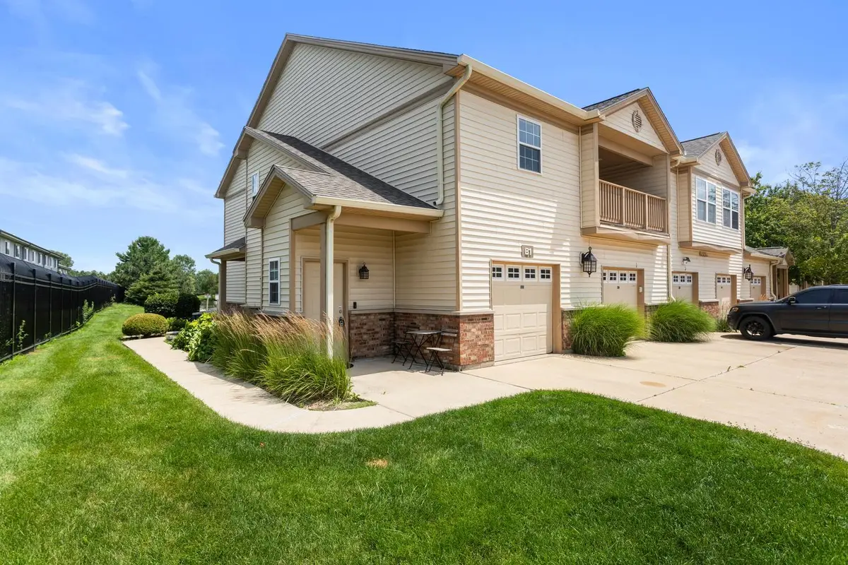 3752 Thornhill Circle #3752, Champaign, IL 61822 - #1