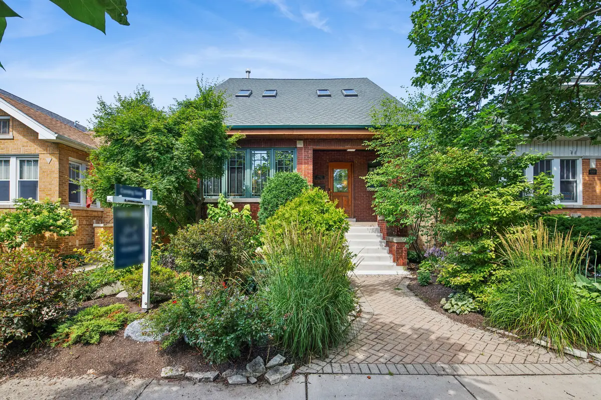 4922 N Tripp Avenue, Chicago, IL 60630 - #1