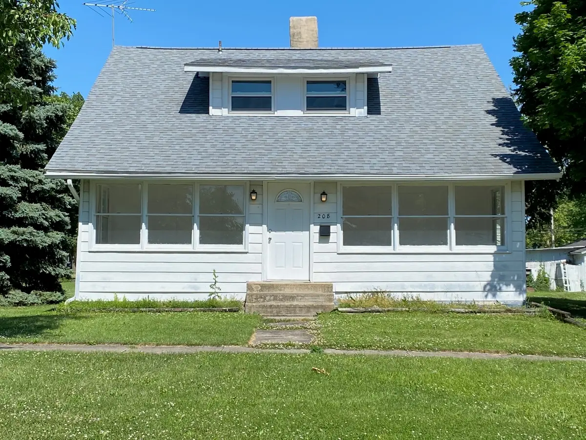 208 N Wood Street, Gibson City, IL 60936 - #1