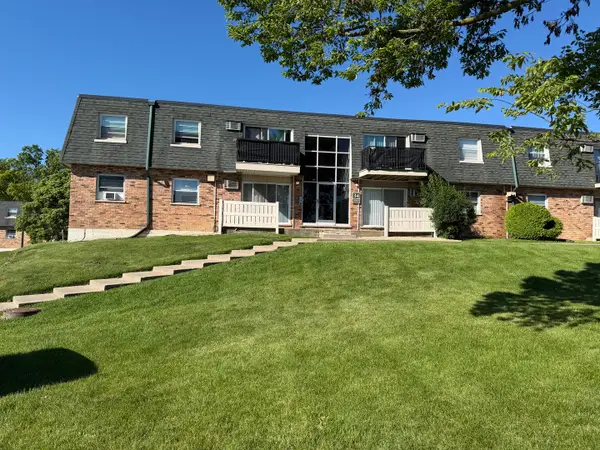 9950 S 84th Terrace #214, Palos Hills, IL 60465