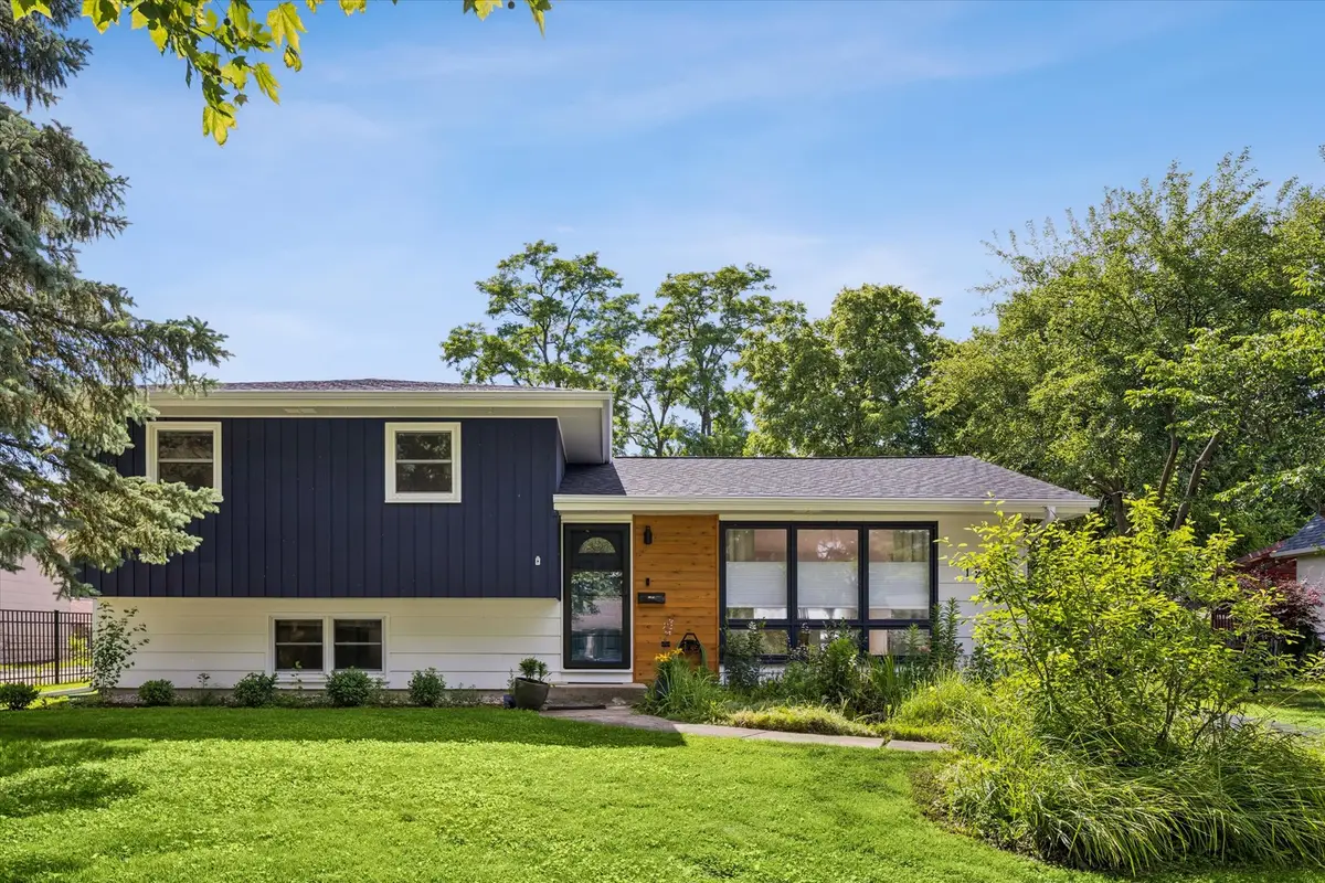 126 S Washington Street, Westmont, IL 60559 - #1