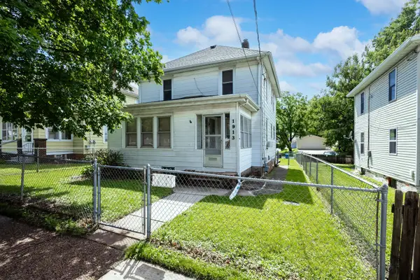 1913 10th Street, Moline, IL 61265