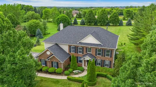 37W226 Baker Hill Court, St. Charles, IL 60175