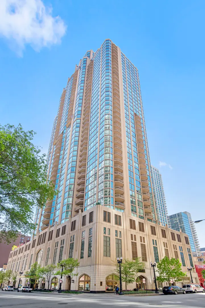 21 E Huron Street #2104, Chicago, IL 60611 - #1