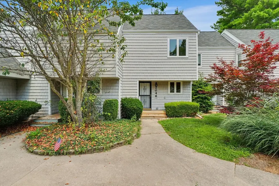 2046 Blackthorn Drive #2046, Champaign, IL 61821 - #3